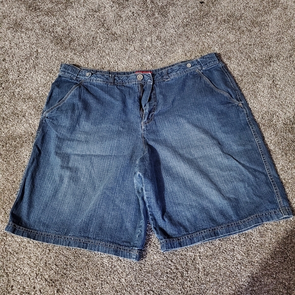Faded glory shorts - Picture 1 of 3